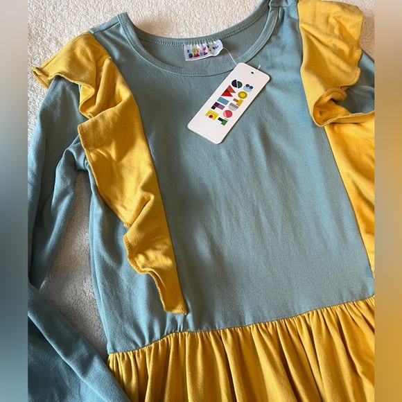 Dot Dot Smile twirl dress, blue/yellow. New with tags. Sz 8/10 - Picture 2 of 3
